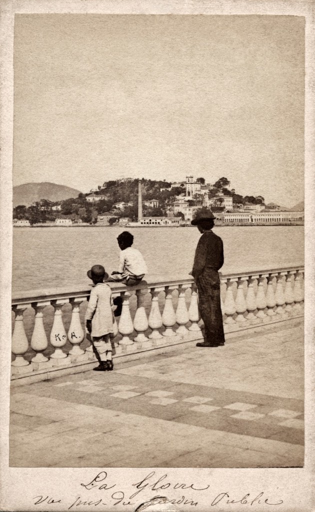 A Glória, vista do Passeio Público, Rio de Janeiro, 1861 (Revert Henrique Klumb/Acervo Instituto Moreira Salles).