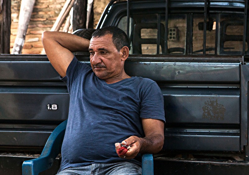 Antônio lembra quando cortava cana em São Paulo, ganhando por produtividade: “Conheci um lá que tirava 22 toneladas por dia. Só que ele viveu pouco”. Foto: Lilo Clareto/Repórter Brasil.