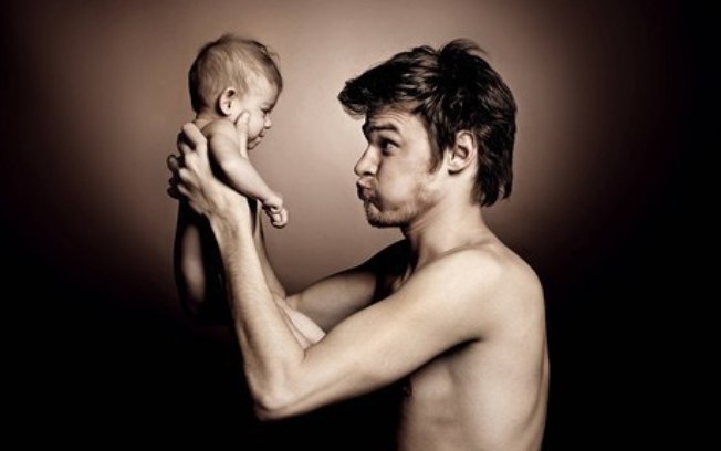 Em 2013, as leis de 79 países providenciam a licença-paternidade, segundo dados da OIT. Fotgrafia:  We Heart It 