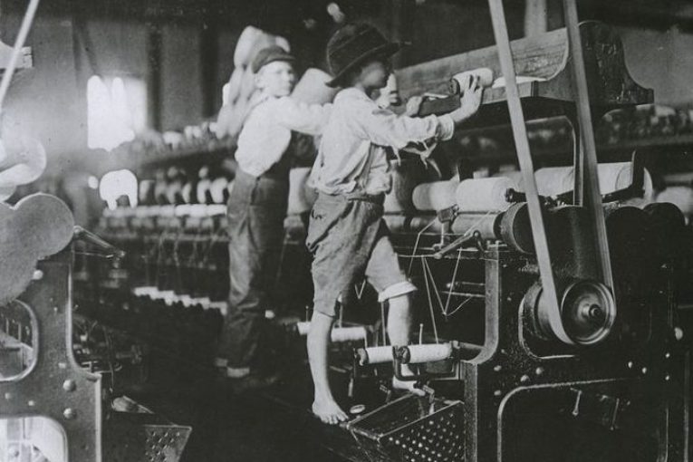 24 de janeiro de 1923 é publicada a Lei Eloy Chaves, marco no desenvolvimento da Previdência 24 de janeiro de 1923 é publicada a Lei Eloy Chaves, marco no desenvolvimento da Previdência