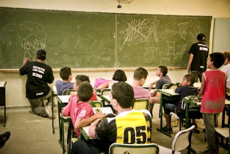 show aula   fora do eixo cc