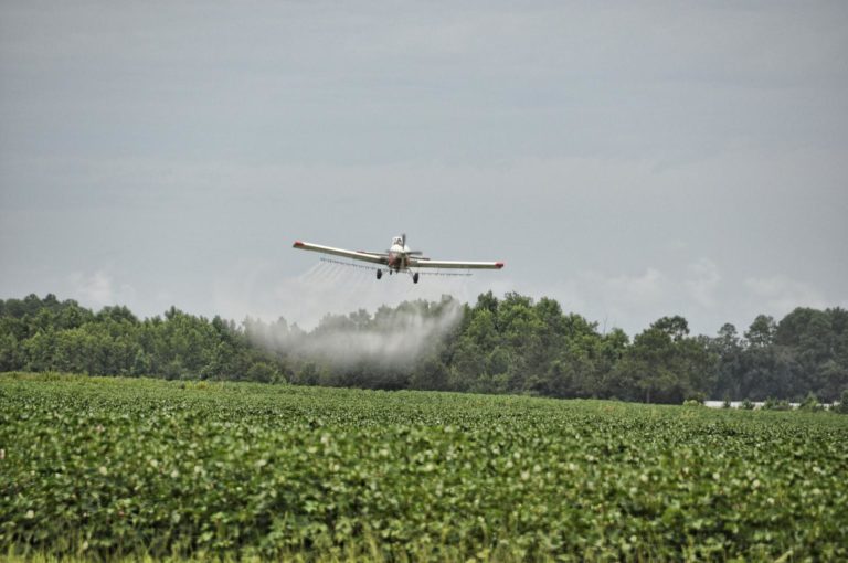 airplane crop duster dangerous 465619 e1622463392963