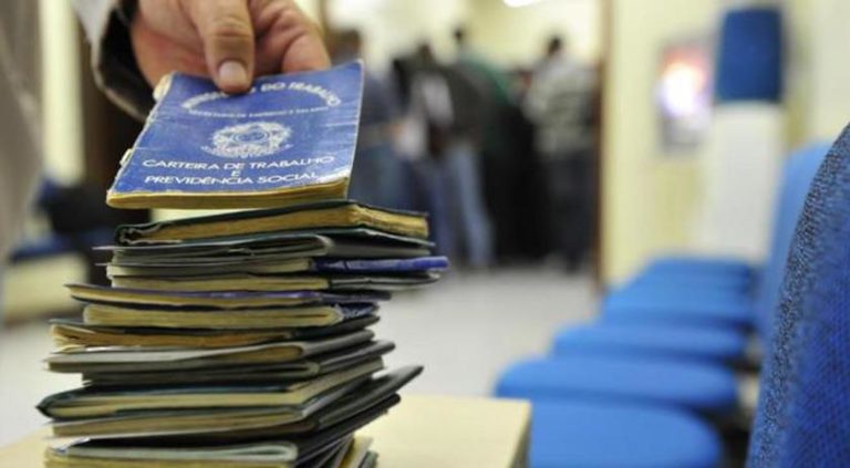 noticiaimgsantacatarinatemamenortaxadedesempregonopais5bec273b20ab8