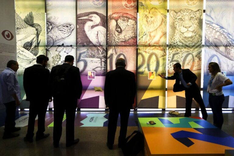 Abr Camargo dinheiro