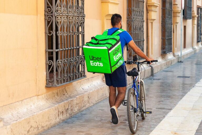Pixabay entregador uber eats e1632763548307