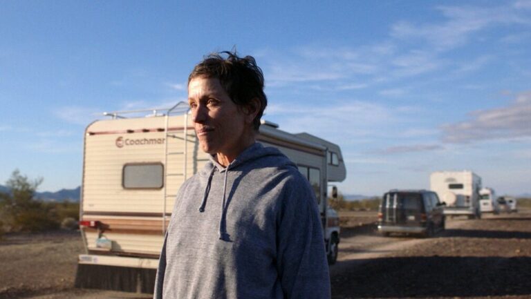 Everett Searchlight Nomadland e1629243506251