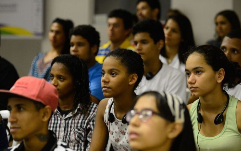 abr frazao mulheres jovens