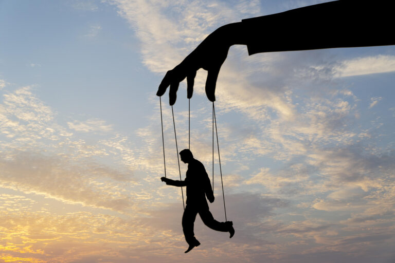 pixbay manipulacao scaled e1681216082277