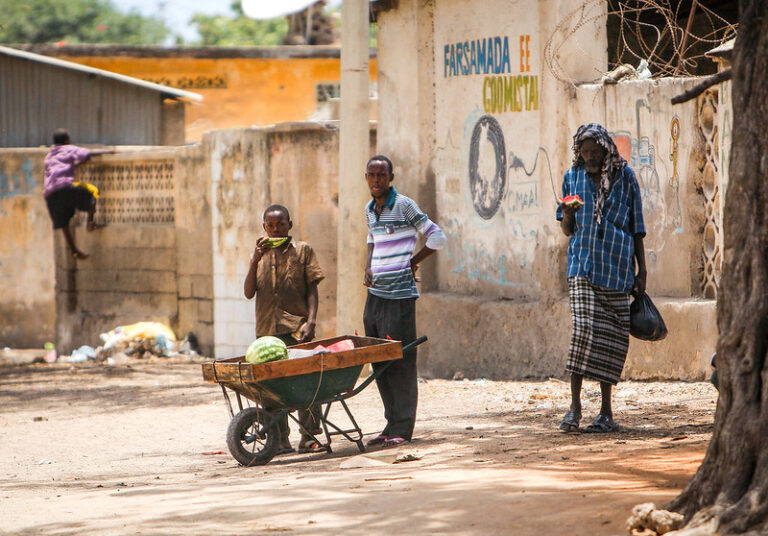 amisom flickr africa vendedor rua