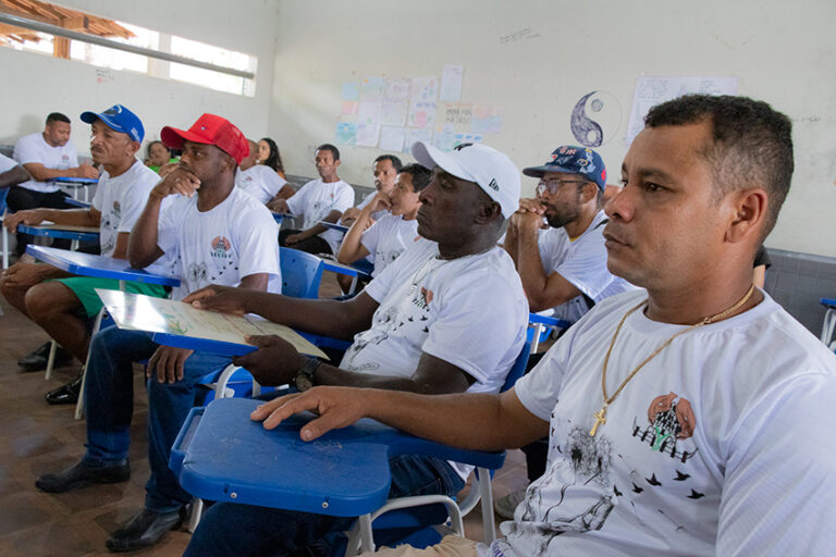 joio e o trigo trabalhadores estudando