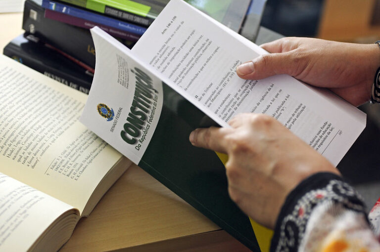 senado oliveira constituicao