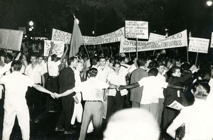 8 de novembro de 1960: começa greve da paridade dos funcionários federais