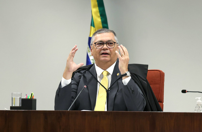 Dino sinaliza que deve propor responsabilização de plataformas no caso da uberização