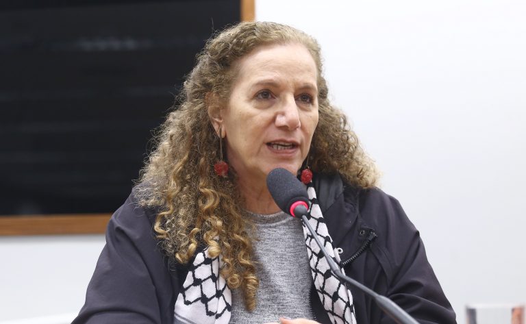 Câmara dos Deputados aprova licença menstrual de até 2 dias