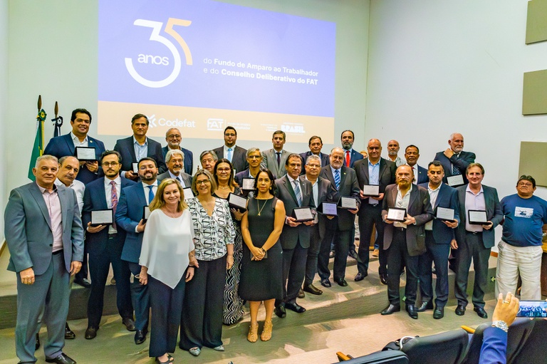 O Fundo de Amparo ao Trabalhador diante das grandes transições