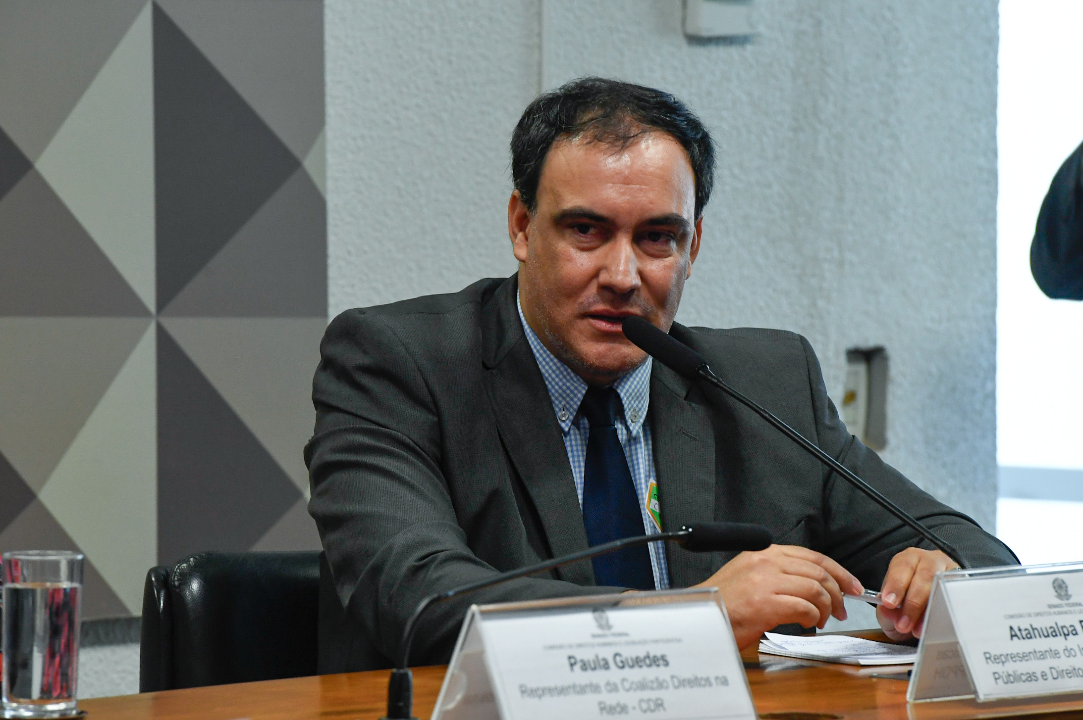 Comissão de Direitos Humanos e Legislação Participativa (CDH) promove audiência pública interativa para debater sobre: "O Impacto da Inteligência Artificial nos Direitos Humanos". Mesa: representante do Instituto de Políticas Públicas e Direitos Humanos (IPPDH), Atahualpa Blanchet.