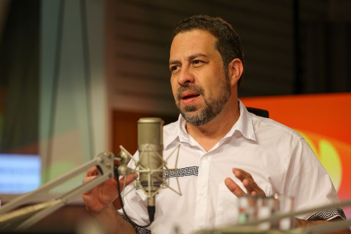 Fim da escala 6×1 deve aumentar produtividade, diz Boulos