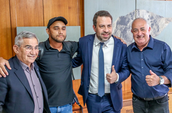 Presidente da CUT convoca pressão na Câmara para votar PL do trabalho por aplicativo