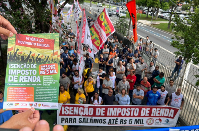 Movimento sindical celebra isenção do IR com atos e panfletagem