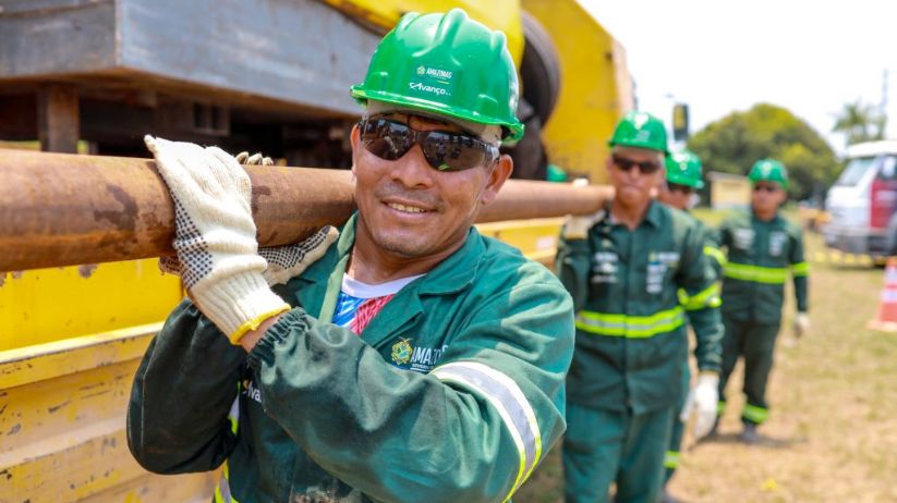 Duas leituras sobre o mundo do trabalho