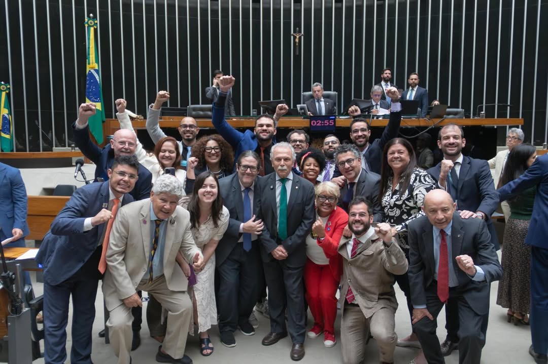 Câmara reconhece pesquisa como trabalho e aprova aposentadoria para pós-graduandos