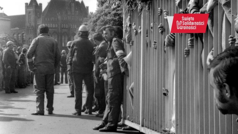 14 de agosto de 1980: Greve nos estaleiros em Gdansk, Polônia, e a mudança radical no regime comunista.
