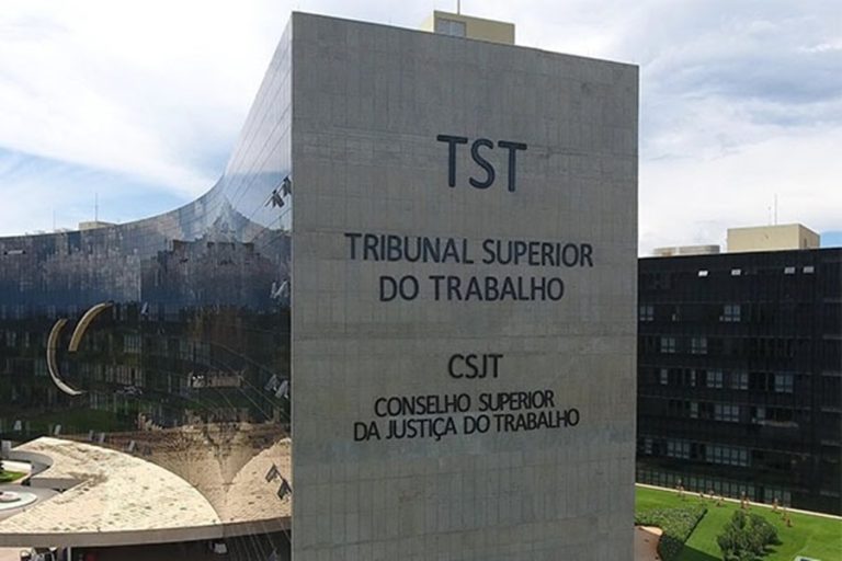 TST mantém decisão que suspende demissão em massa nas Casas Bahia